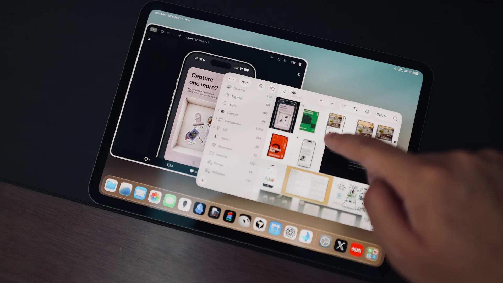 A photo being dragged into a Hive folder on Mac